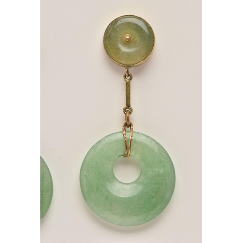 61 - A PAIR OF JADE DROP EARRINGS, circular form jade stud, fitted with a yellow metal and jade dropper, ... 