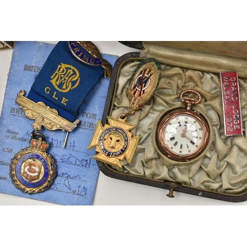 124 - A BOX OF ASSORTED ITEMS, to include a rose metal ladies open face pocket watch, unmarked, approximat... 