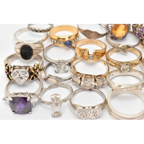 83 - AN ASSORTMENT OF RINGS, to include five silver rings including a Victorian Mizpah ring, all with Bri... 