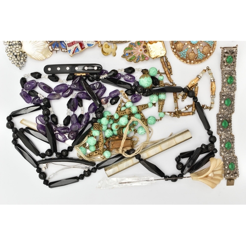 97 - AN ASSORTMENT OF COSTUME JEWELLERY, to include a Christian Dior by John Galliano rhinestone bow broo... 