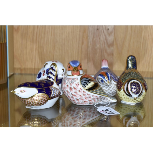 322 - A COLLECTION OF FIVE ROYAL CROWN DERBY IMARI PAPERWEIGHTS, comprising 'Harvest Mouse' with white cer... 