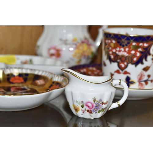 323 - A GROUP OF ROYAL CROWN DERBY PORCELAIN, comprising an Imari 1128 pattern solid gold band  trinket di... 