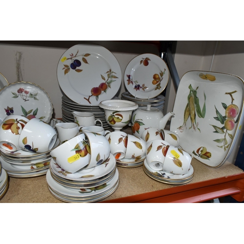 343 - A LARGE QUANTITY OF ROYAL WORCESTER 'EVESHAM' PATTERN DINNERWARE, comprising four covered casserole ... 