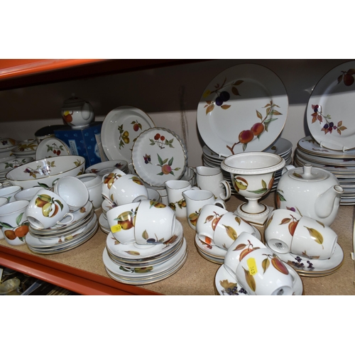 343 - A LARGE QUANTITY OF ROYAL WORCESTER 'EVESHAM' PATTERN DINNERWARE, comprising four covered casserole ... 