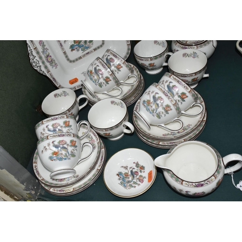 356 - A TWENTY SIX PIECE WEDGWOOD KUTANI CRANE TEA SET, comprising a cream jug, a covered sugar bowl, a ca... 