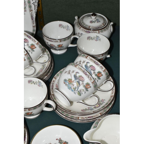 356 - A TWENTY SIX PIECE WEDGWOOD KUTANI CRANE TEA SET, comprising a cream jug, a covered sugar bowl, a ca... 