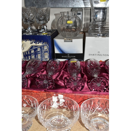 386 - A LARGE COLLECTION OF CRYSTAL CUT GLASSWARE to include a box of six Thomas Webb glasses, six boxed D... 