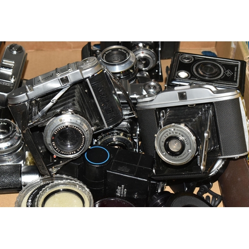 405 - A BOX OF CAMERAS, to include Voigtlander Vitomatic I, Beirette Junior II, Halina Paulette Electric, ... 