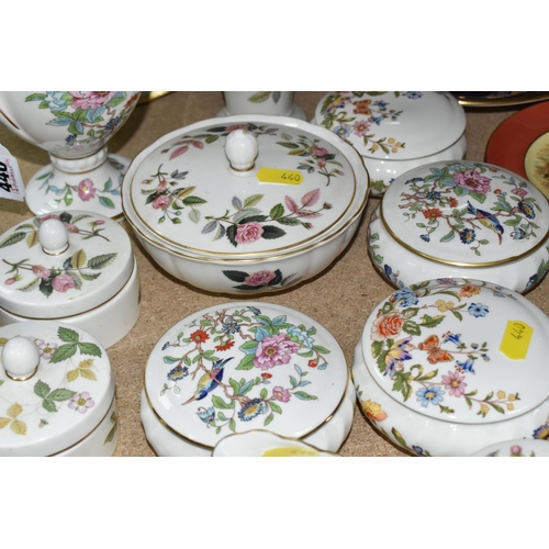 440 - A GROUP OF MOSTLY AYNSLEY GIFTWARE to include a group of Aynsley Pembroke giftware comprising a lidd... 