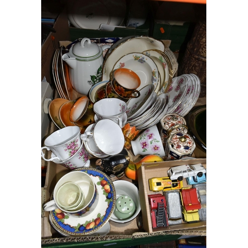 444 - THREE BOXES AND LOOSE CERAMICS AND MISCELLANEOUS ITEMS to include a Sylvac yellow lace posy bowl No.... 