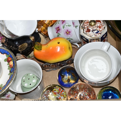 444 - THREE BOXES AND LOOSE CERAMICS AND MISCELLANEOUS ITEMS to include a Sylvac yellow lace posy bowl No.... 