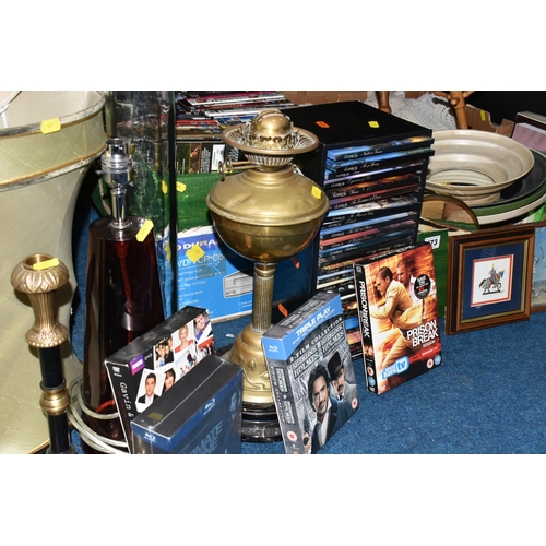 473 - FOUR BOXES AND LOOSE DVDS, LAMPS, AND MISCELLANEOUS, to include a vintage Singer sewing machine, a s... 