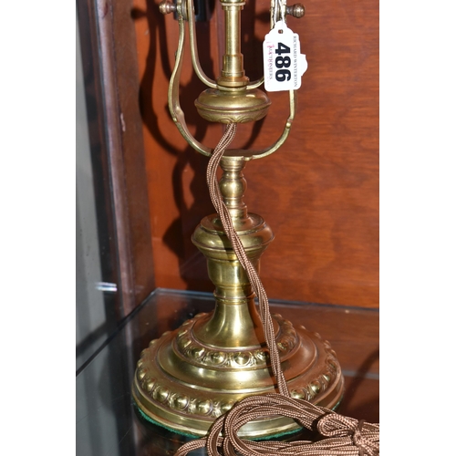 486 - A BRASS GIMBAL TABLE LAMP, height 43cm (1) (Condition Report: appears ok, untested, some tiny dents ... 