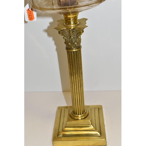 495 - A VICTORIAN STYLE OIL LAMP, brass Corinthian column, stepped square base, clear glass facet cut rese... 