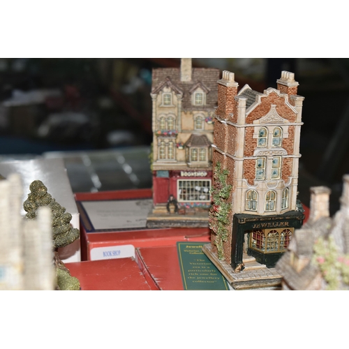 506 - A COLLECTION OF TWENTY-THREE LILLIPUT LANE SCULPTURES, to include English collection North, The Choc... 