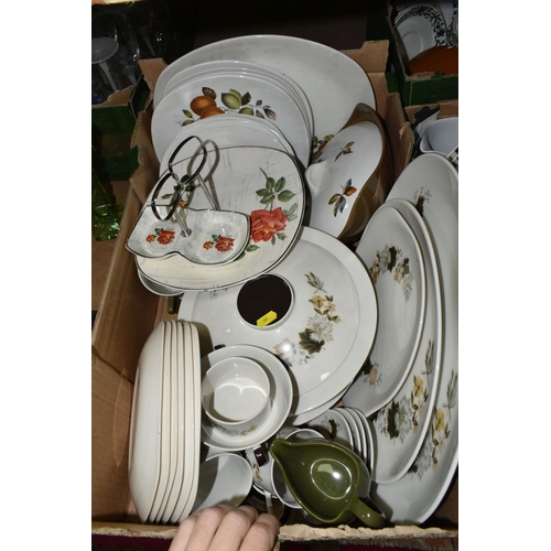 507 - THREE BOXES OF DINNERWARE BY VARIOUS MANUFACTURERS, to include mainly mid-century Midwinter plates, ... 