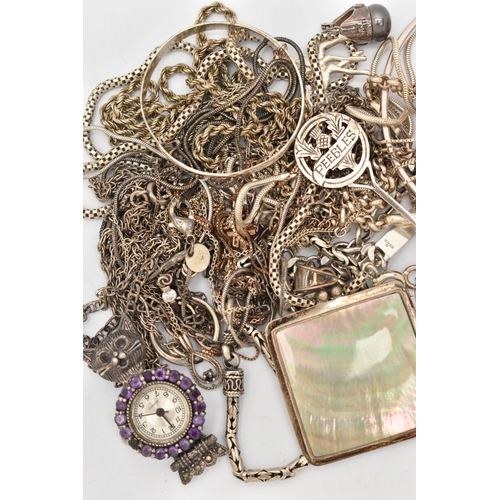 147 - A SELECTION OF SILVER AND WHITE METAL JEWELLERY, to include a Thomas Sabo pendant, a square shell pe... 