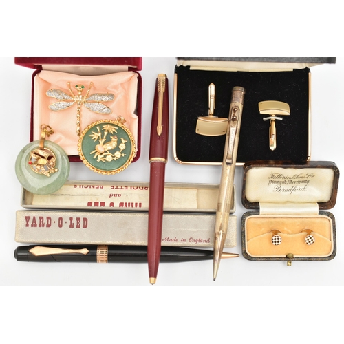 150 - A BOXED PAIR OF SHIRT STUDS, PENS AND OTHER PIECES, checkerboard enamel pattern studs, stamped 9ct, ... 