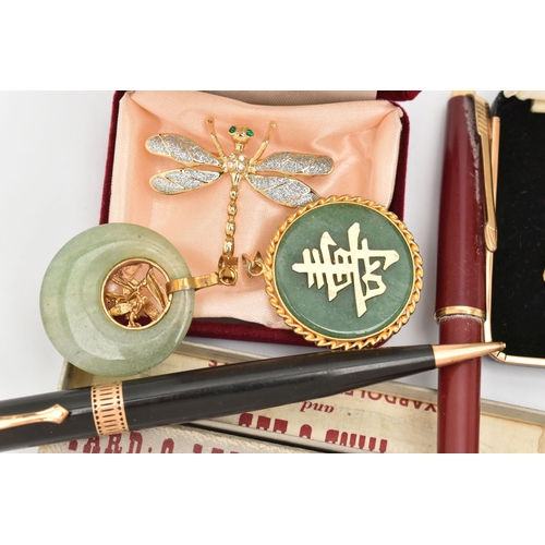 150 - A BOXED PAIR OF SHIRT STUDS, PENS AND OTHER PIECES, checkerboard enamel pattern studs, stamped 9ct, ... 