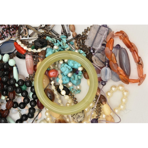 160 - A SELECTION OF BEADED NECKLACES AND COSTUME JEWELLERY, to include a horn bead necklace, a mother of ... 