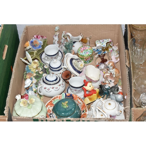 522 - FIVE BOXES AND LOOSE CERAMICS AND GLASS WARE, to include a boxed set of four Edinburgh Crystal tumbl... 