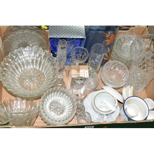 522 - FIVE BOXES AND LOOSE CERAMICS AND GLASS WARE, to include a boxed set of four Edinburgh Crystal tumbl... 