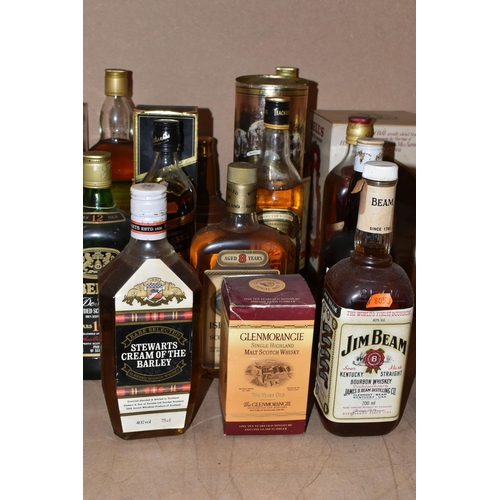 920 - WHISKY, Twenty-two Bottles of Blended Whisky comprising 2 x BELL'S Commemorative Decanters (H.M. Que... 