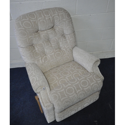 1203 - A LA-Z-BOY OATMEAL MANUAL RECLINING ARMCHAIR, width 83cm x depth 97cm x 105cm (condition report: gen... 