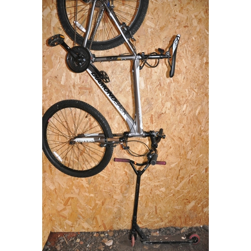 1017 - A DIAMONDBACK TRACE MOUNTAIN BIKE with front suspension, 18 speed Shimano lever shift gears, 18in fr... 