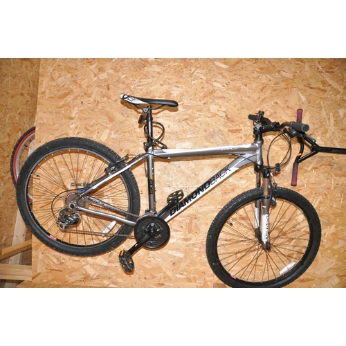 1017 - A DIAMONDBACK TRACE MOUNTAIN BIKE with front suspension, 18 speed Shimano lever shift gears, 18in fr... 