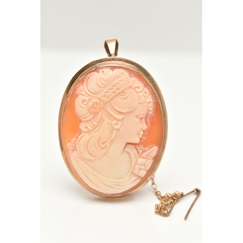 77 - A 9CT GOLD CAMEO BROOCH PENDANT, a shell cameo depicting a lady, set in a yellow gold collet setting... 