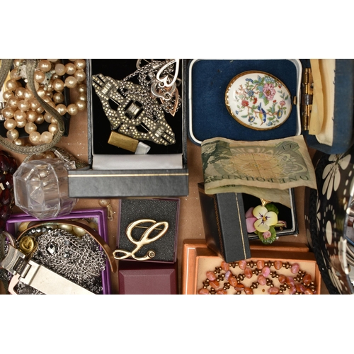 168 - A BOX OF ASSORTED ITEMS, to include various pieces of costume jewellery, fashion wristwatches, boxes... 