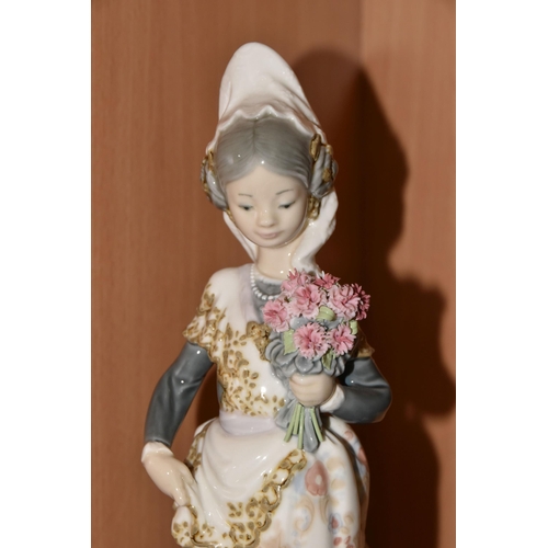 341 - FOUR LLADRO FIGURES OF SPANISH GIRLS SCULPTED BY JUAN HUERTA, comprising 'Miss Valencia', no 1422, i... 