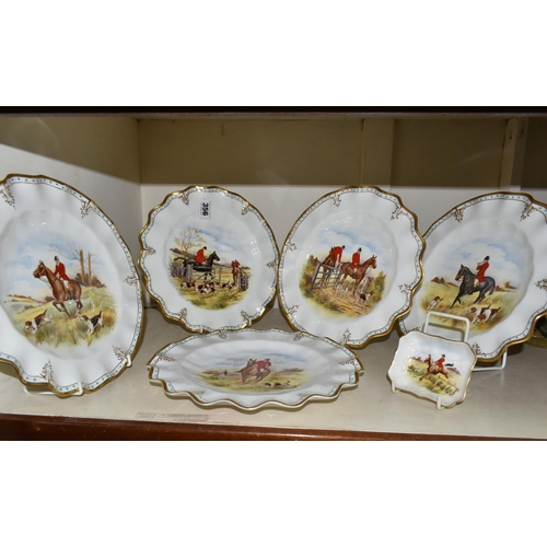 356 - FIVE HUNTING SCENE CABINET PLATES AND A SIMILAR TRINKET DISH, printed and tinted with horses, hounds... 