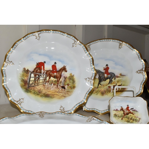 356 - FIVE HUNTING SCENE CABINET PLATES AND A SIMILAR TRINKET DISH, printed and tinted with horses, hounds... 