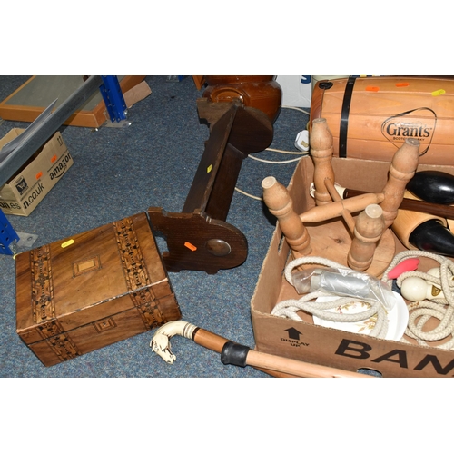 385 - TWO BOXES AND LOOSE MISCELLANEOUS ITEMS to include two vintage skipping ropes, a pair of vintage jug... 