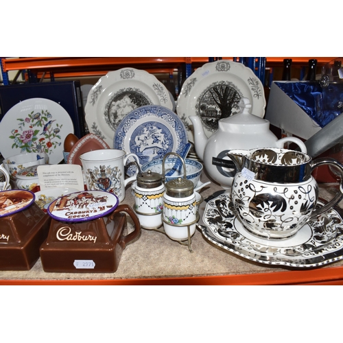 397 - A COLLECTION OF CERAMICS, to include, a vintage blue and white willow pattern style plate advertisin... 