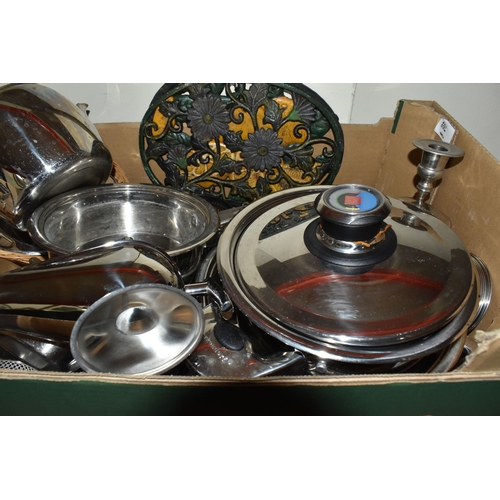 421 - FOUR BOXES AND LOOSE KITCHEN WARE to include a set of three Anolon saucepans, three Berkendorf tempe... 