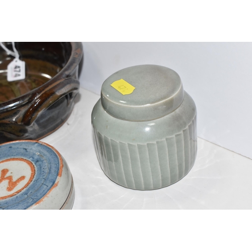 474 - A GROUP OF STUDIO POTTERY BY DAVID (1911-2005) AND JEREMY LEACH (B 1945), comprising two pieces by D... 