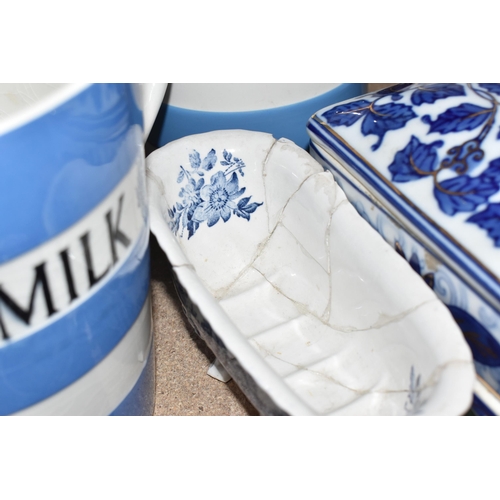 480 - A LARGE GROUP OF BLUE AND WHITE CERAMICS to include a group of T.G Green Cornish Ware comprising a m... 