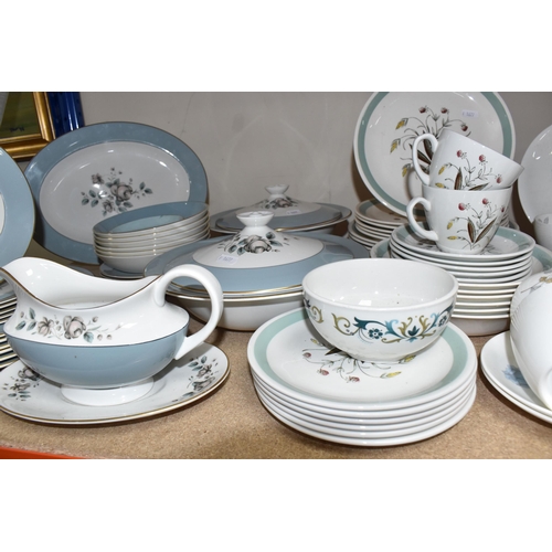 488 - A COLLECTION OF DINNERWARE, to include Royal Doulton 'Rose Elegans' T.C 1010 dinnerware comprising t... 