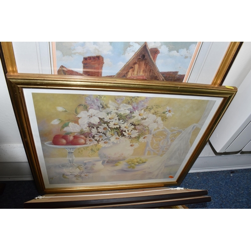 499 - A SMALL QUANTITY OF PAINTINGS AND PRINTS ETC, comprising a G.M Kemp watercolour depicting a Tudor ho... 