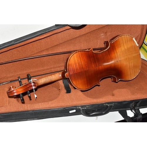 522 - A CASED VIOLIN AND BOW, an unmarked two piece backed violin with one fine tuner installed (1) (Condi... 