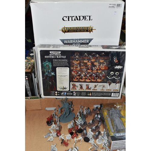 523 - WARHAMMER 40000 GAMING ACCESSORIES, to include boxed Serphon and Sylvaneth kits, kits appear to be u... 