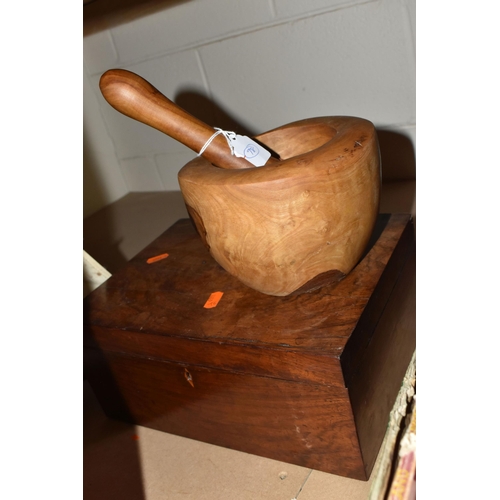 534 - ONE BOX AND LOOSE DECOARTIVE ORNAMENTS to inlcude a wooden mortar and pestle, a wooden jewellery box... 