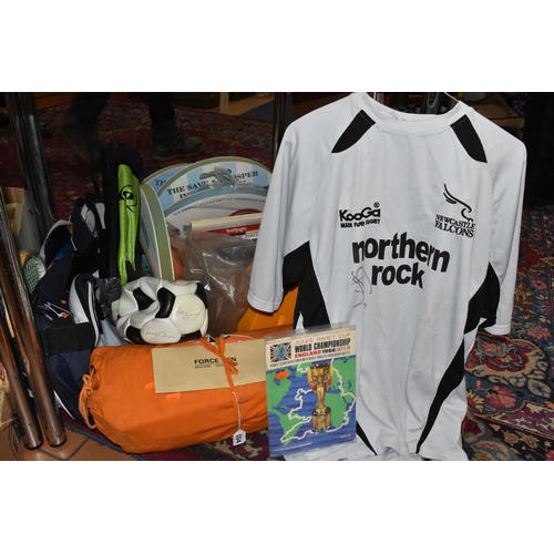 554 - A BOX AND LOOSE SPORTS RELATED MEMORABILIA AND BOOKS ETC, to include World Cup souvenir programme wi... 