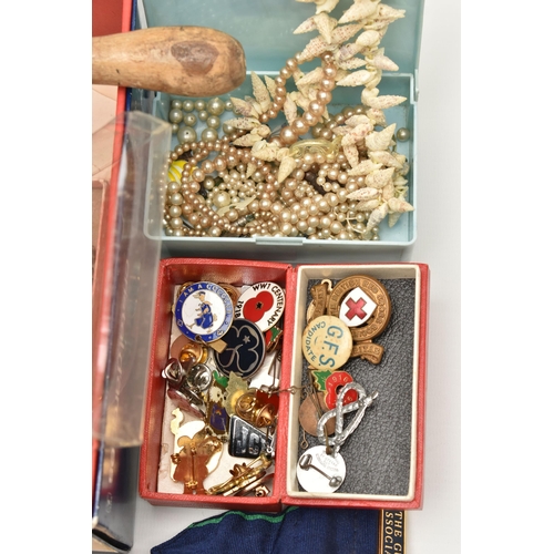 173 - A BOX OF WATCHES, JEWELLERY AND OTHER ITEMS, to include costume jewellery, faceted paste necklaces, ... 