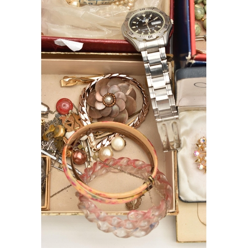 173 - A BOX OF WATCHES, JEWELLERY AND OTHER ITEMS, to include costume jewellery, faceted paste necklaces, ... 