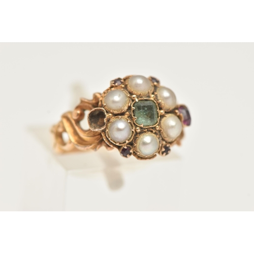 32 - AN EARLY 20TH CENTURY 15CT GOLD CLUSTER RING, a floral cluster principally set with a light green sq... 
