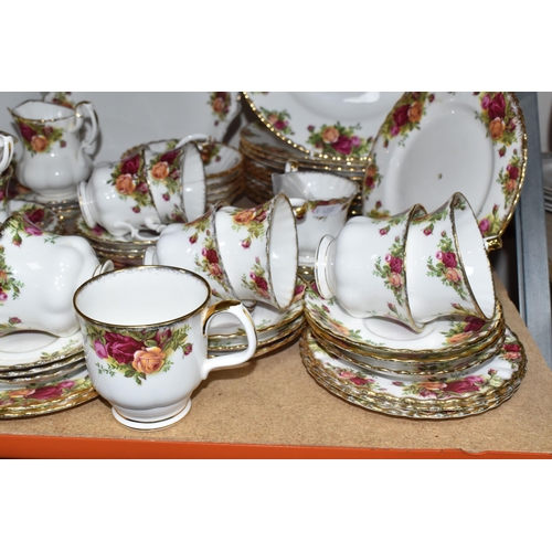 326 - A QUANTITY OF ROYAL ALBERT 'OLD COUNTRY ROSES' TEA AND DINNERWARE comprising twelve tea cups (four w... 